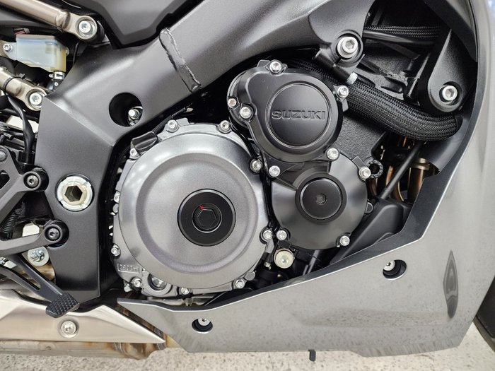 2025 Suzuki GSX-S1000GT grey
