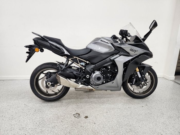 2025 Suzuki GSX-S1000GT grey
