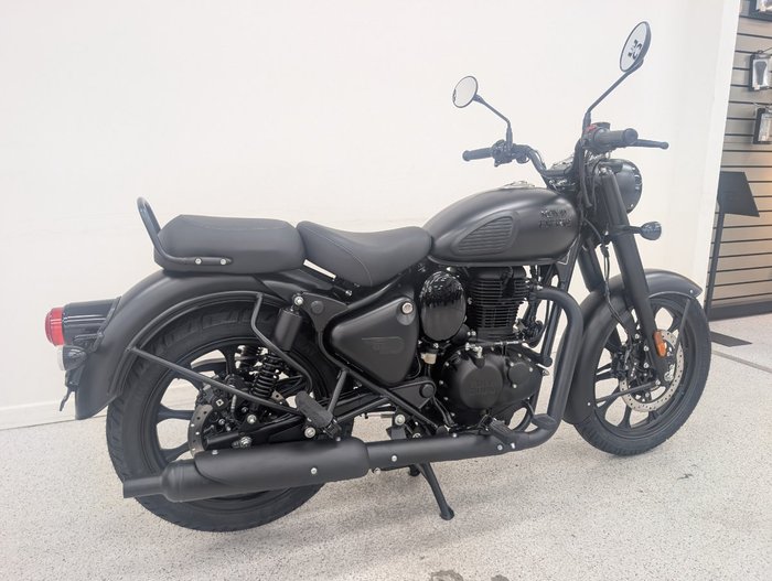 2025 Royal Enfield CLASSIC 350 DARK Black