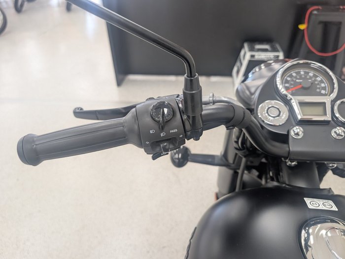 2025 Royal Enfield CLASSIC 350 DARK Black