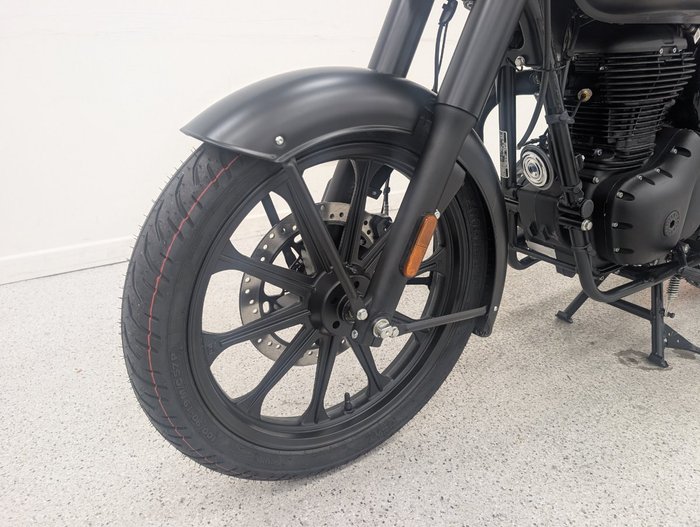 2025 Royal Enfield CLASSIC 350 DARK Black