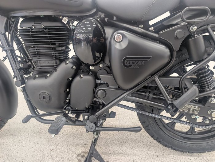 2025 Royal Enfield CLASSIC 350 DARK Black