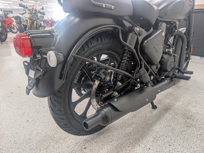 2025 Royal Enfield CLASSIC 350 DARK Black