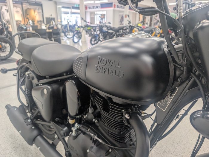 2025 Royal Enfield CLASSIC 350 DARK Black