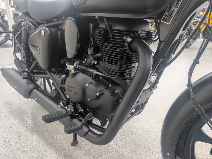 2025 Royal Enfield CLASSIC 350 DARK Black