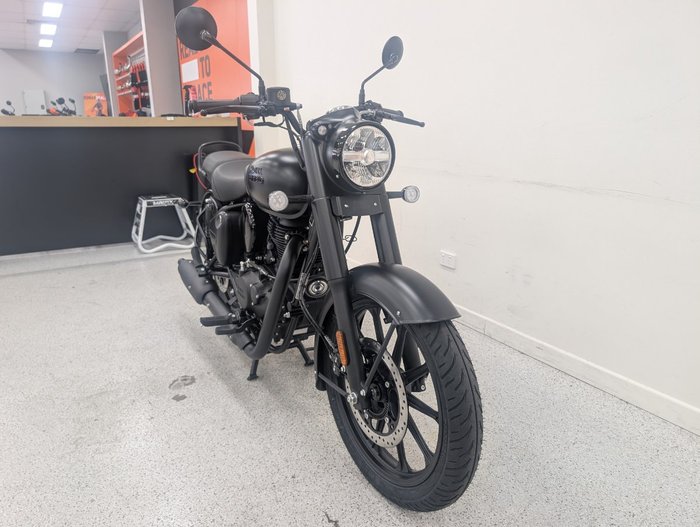 2025 Royal Enfield CLASSIC 350 DARK Black