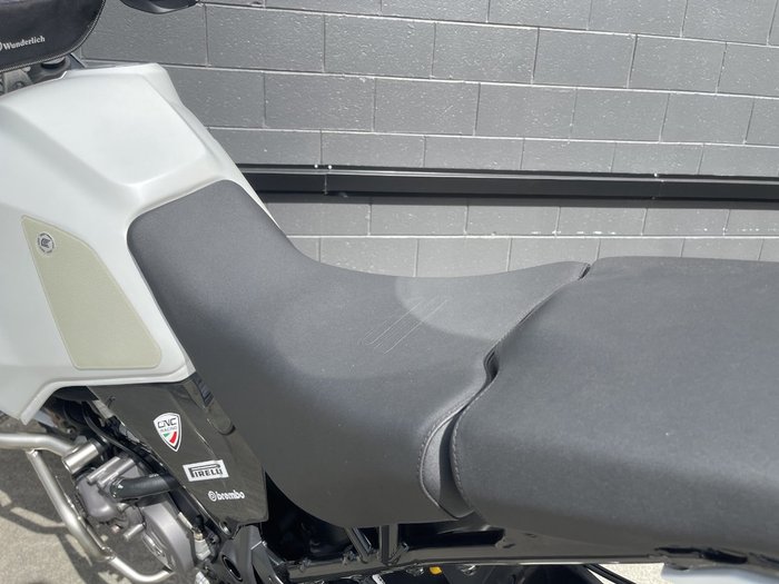 2022 DUCATI DESERTX WHITE