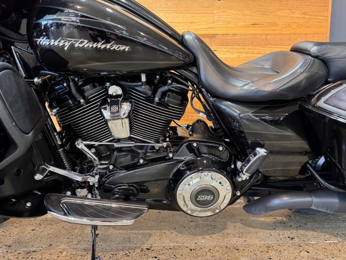 2017 Harley-davidson FLHXSE CVO STREET GLIDE Black