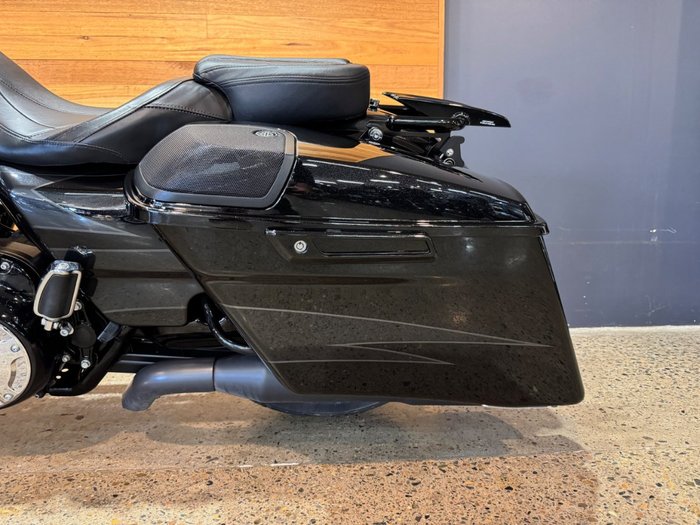 2017 Harley-davidson FLHXSE CVO STREET GLIDE Black