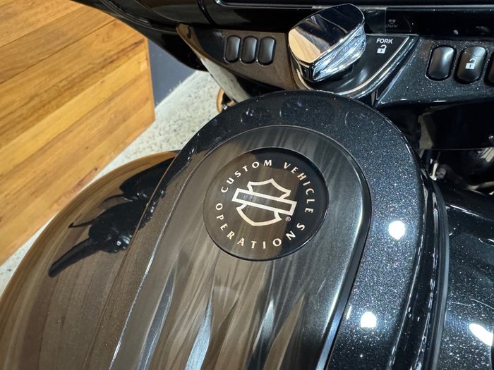 2017 Harley-davidson FLHXSE CVO STREET GLIDE Black