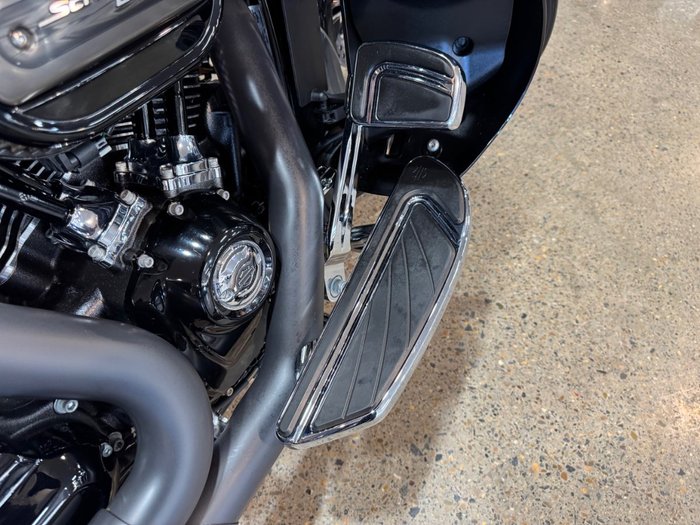 2017 Harley-davidson FLHXSE CVO STREET GLIDE Black