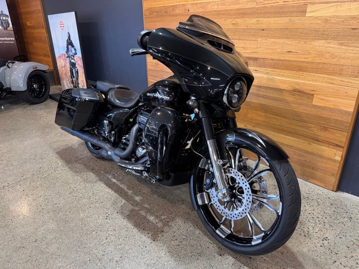 2017 Harley-davidson FLHXSE CVO STREET GLIDE Black