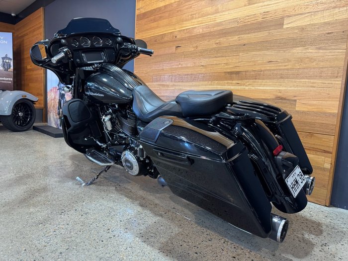 2017 Harley-davidson FLHXSE CVO STREET GLIDE Black
