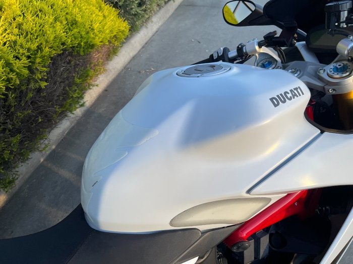2018 DUCATI SUPERSPORT S White