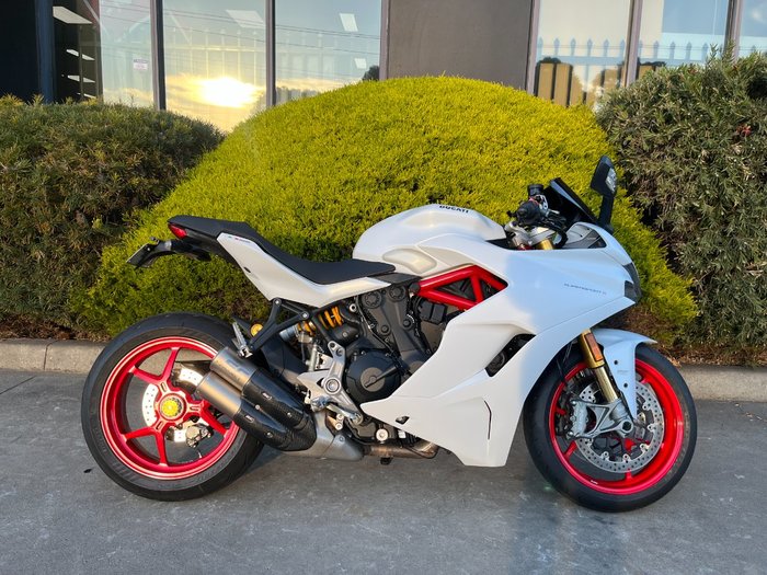 2018 DUCATI SUPERSPORT S White