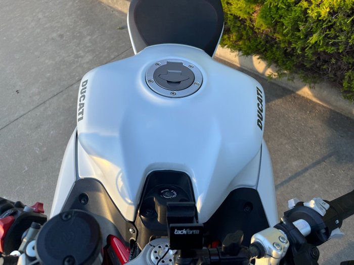 2018 DUCATI SUPERSPORT S White