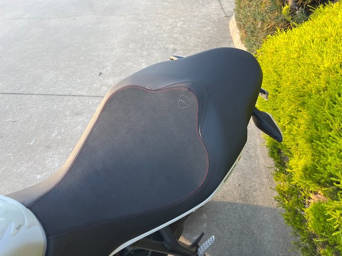 2018 DUCATI SUPERSPORT S White