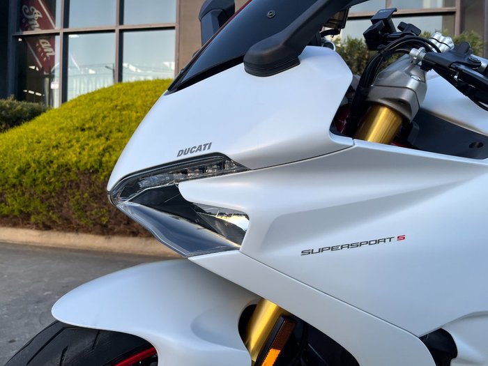 2018 DUCATI SUPERSPORT S White