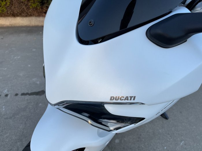 2018 DUCATI SUPERSPORT S White