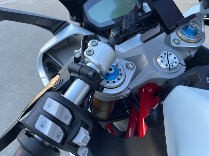 2018 DUCATI SUPERSPORT S White