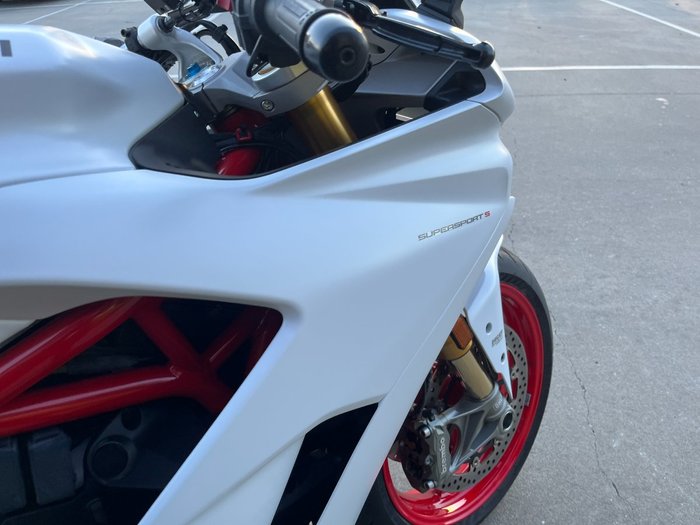 2018 DUCATI SUPERSPORT S White