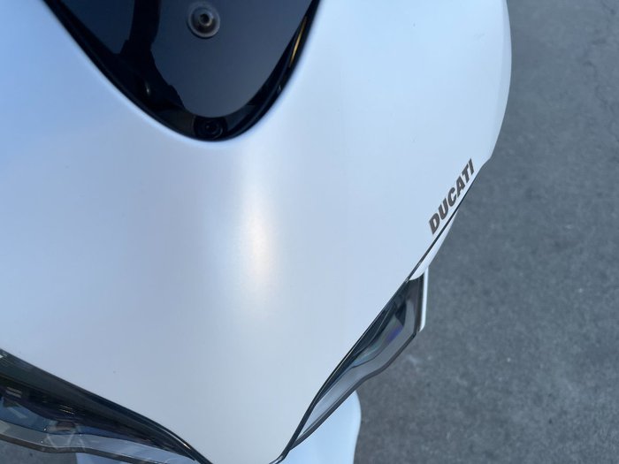 2018 DUCATI SUPERSPORT S White