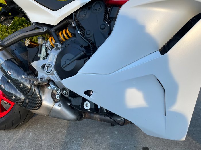 2018 DUCATI SUPERSPORT S White