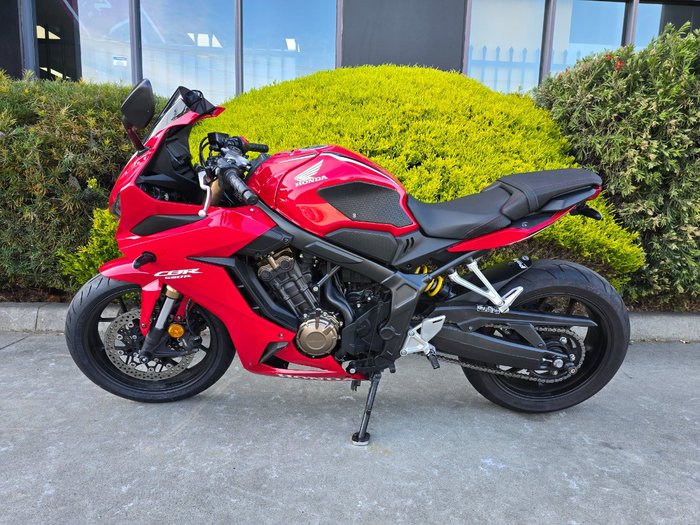 2019 Honda CB650R Red
