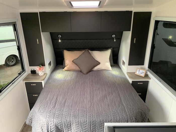 2025 Design RV Odyssey V7-7 Semi Off-Road