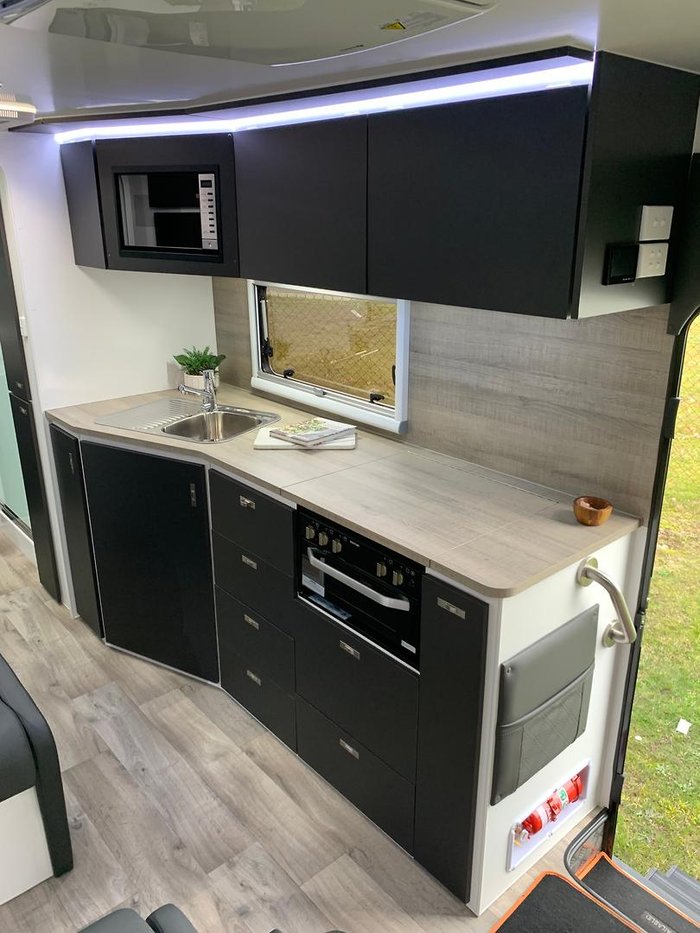 2025 Design RV Odyssey V7-7 Semi Off-Road