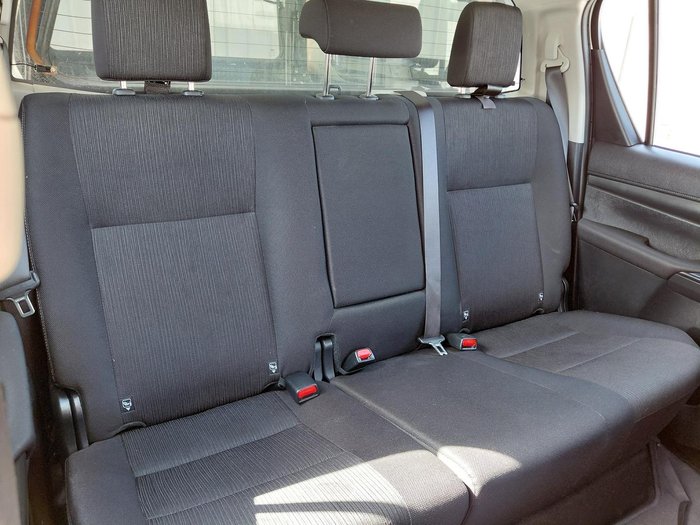 2020 Toyota Hilux SR