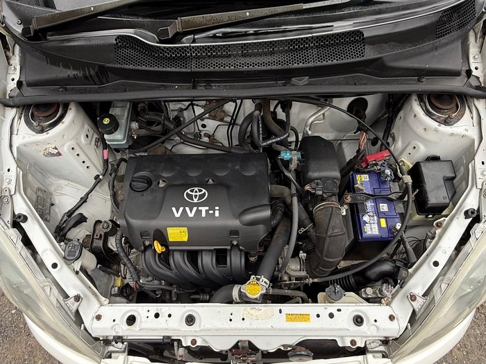 2002 Toyota Echo NCP10R Glacier White