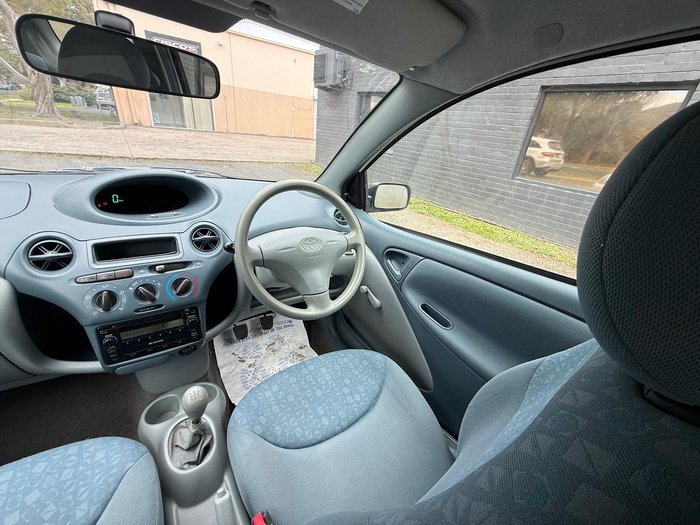 2002 Toyota Echo NCP10R Glacier White