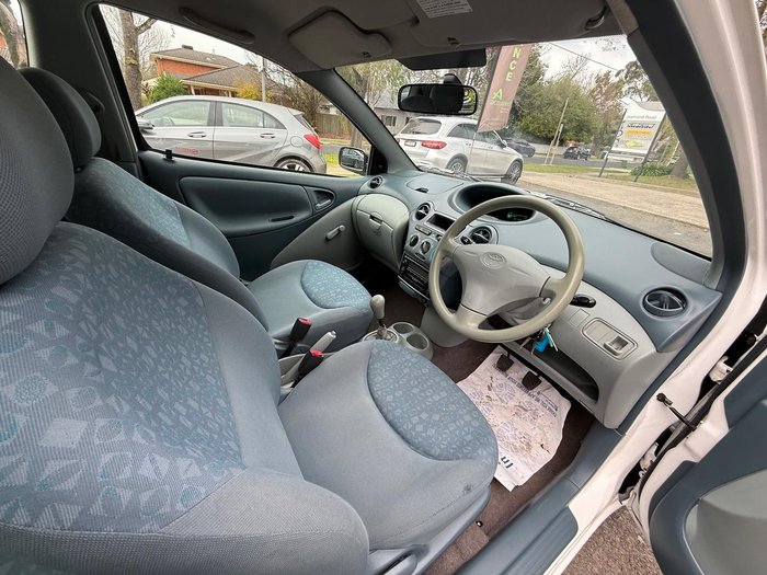 2002 Toyota Echo NCP10R Glacier White