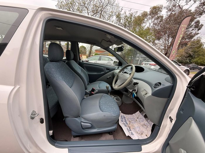 2002 Toyota Echo NCP10R Glacier White