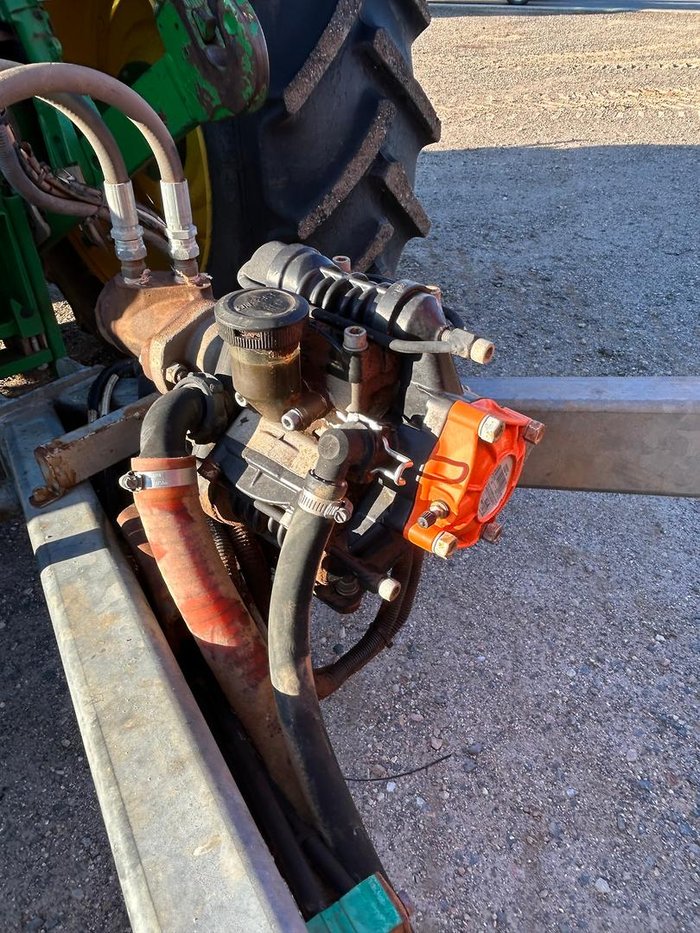 2002 Silvan 3000L 20M Red