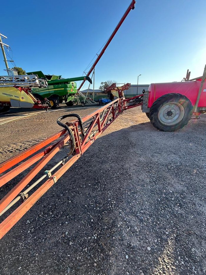 2002 Silvan 3000L 20M Red