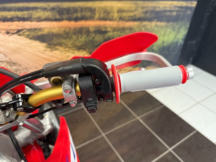 2023 Honda CRF250F RED