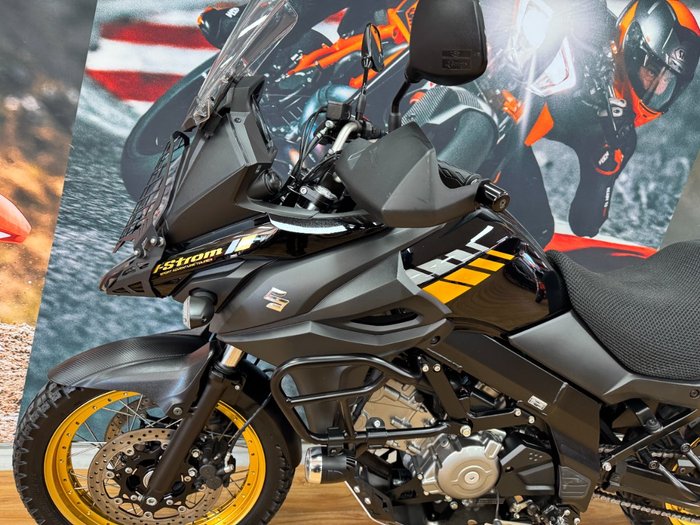2020 Suzuki V-STROM 650XT (DL650XA) GLASS SPARKLE BLACK