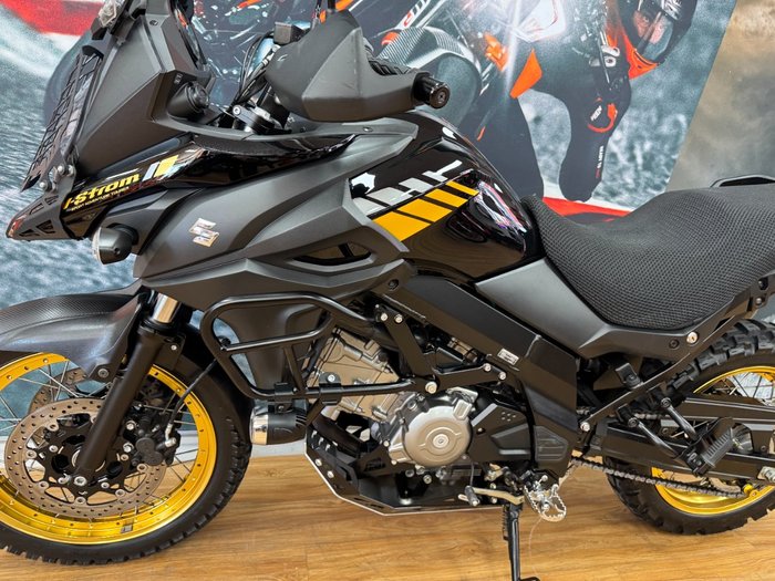 2020 Suzuki V-STROM 650XT (DL650XA) GLASS SPARKLE BLACK