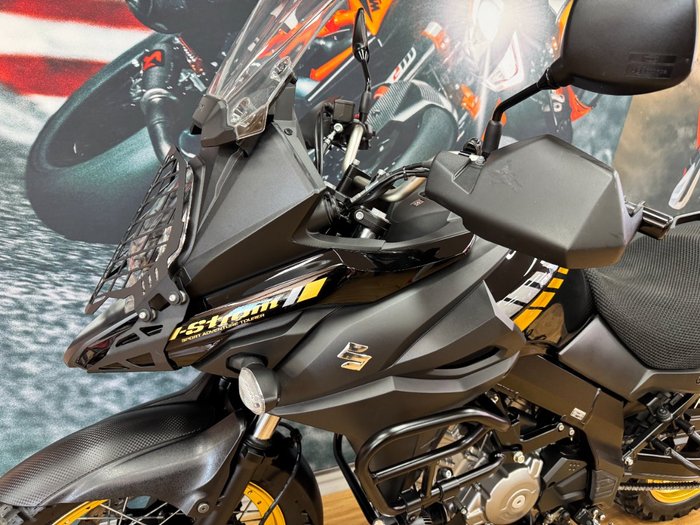 2020 Suzuki V-STROM 650XT (DL650XA) GLASS SPARKLE BLACK