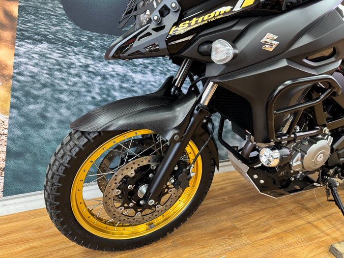 2020 Suzuki V-STROM 650XT (DL650XA) GLASS SPARKLE BLACK