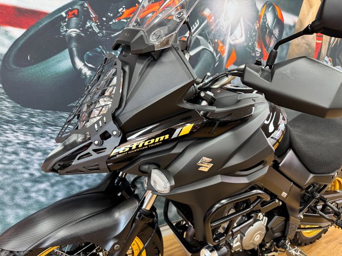 2020 Suzuki V-STROM 650XT (DL650XA) GLASS SPARKLE BLACK