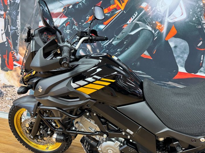 2020 Suzuki V-STROM 650XT (DL650XA) GLASS SPARKLE BLACK