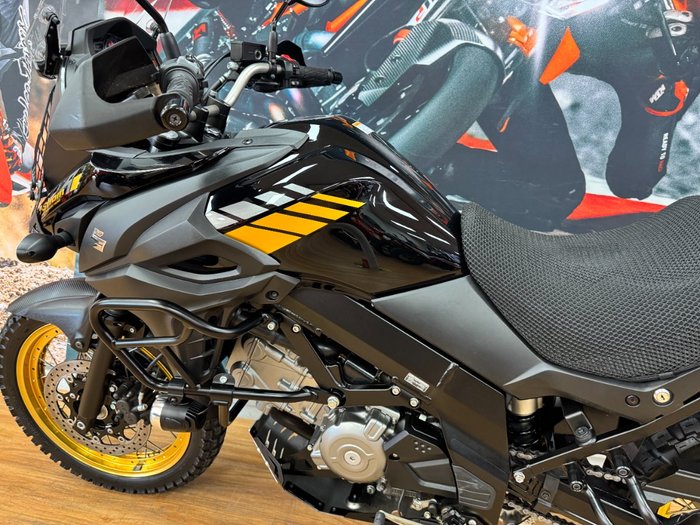 2020 Suzuki V-STROM 650XT (DL650XA) GLASS SPARKLE BLACK