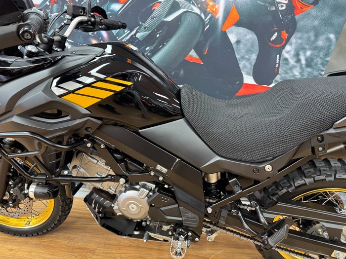 2020 Suzuki V-STROM 650XT (DL650XA) GLASS SPARKLE BLACK