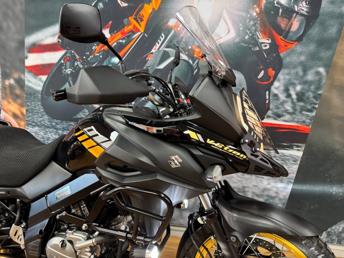 2020 Suzuki V-STROM 650XT (DL650XA) GLASS SPARKLE BLACK