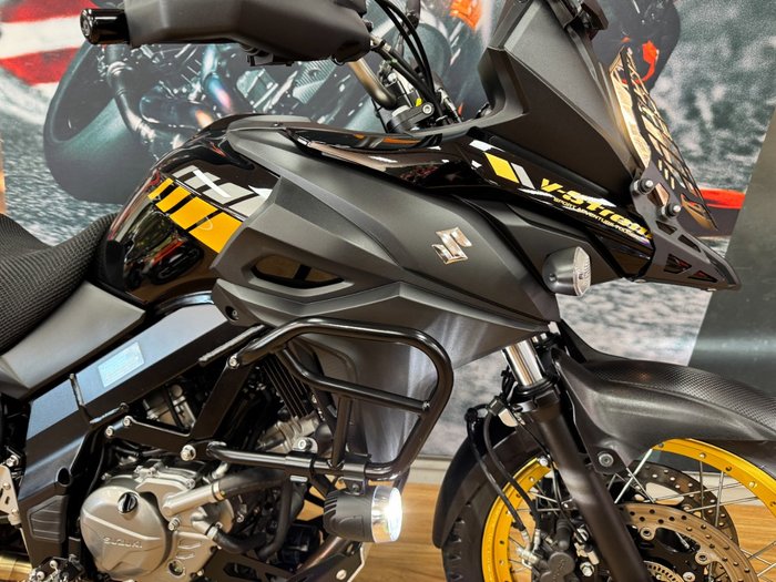 2020 Suzuki V-STROM 650XT (DL650XA) GLASS SPARKLE BLACK