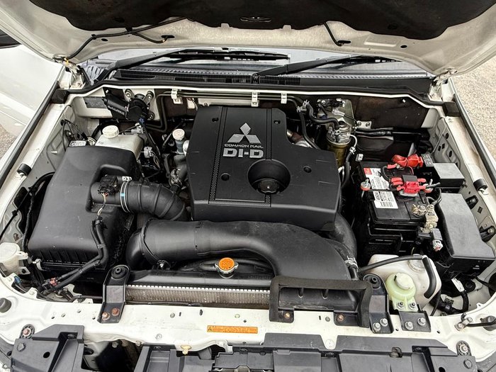 2011 Mitsubishi Pajero GL NT MY11 4X4 White