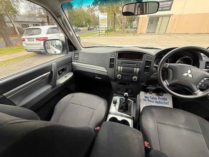 2011 Mitsubishi Pajero GL NT MY11 4X4 White